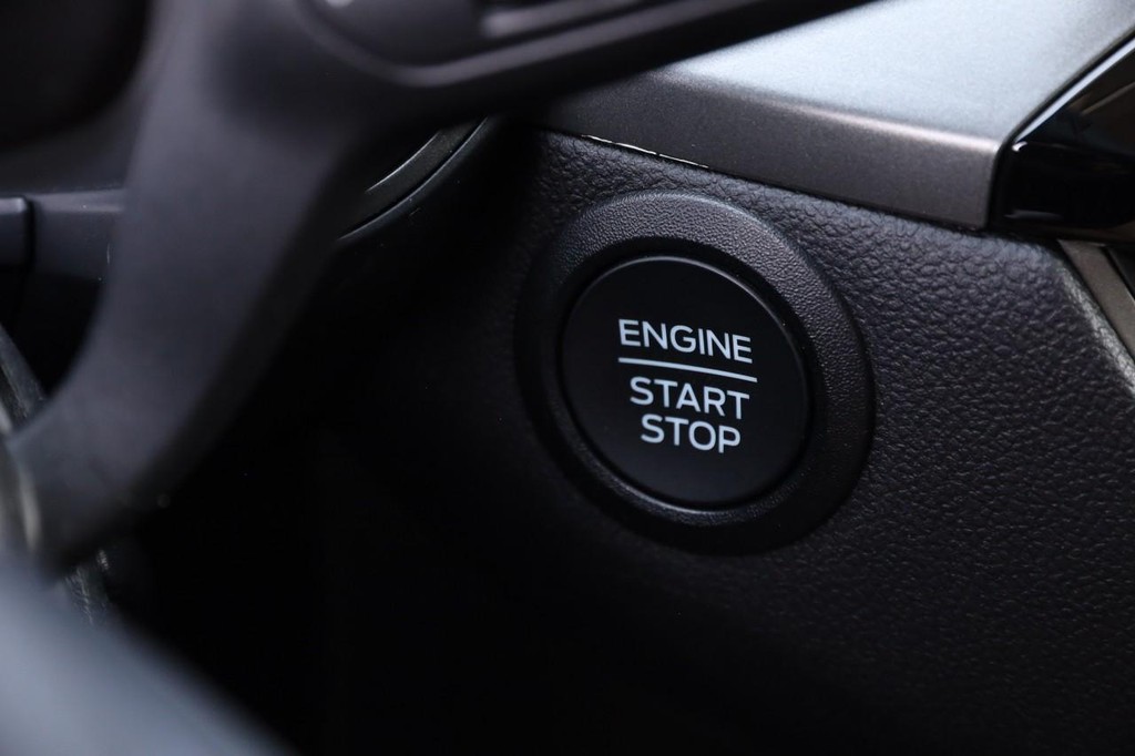 Ford Escape Vehicle Full-screen Gallery Image 14