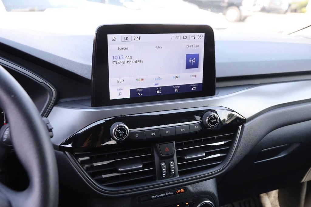 Ford Escape Vehicle Full-screen Gallery Image 15