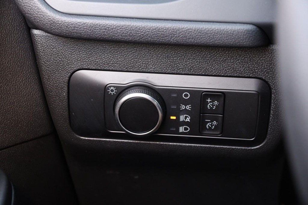 Ford Escape Vehicle Full-screen Gallery Image 20