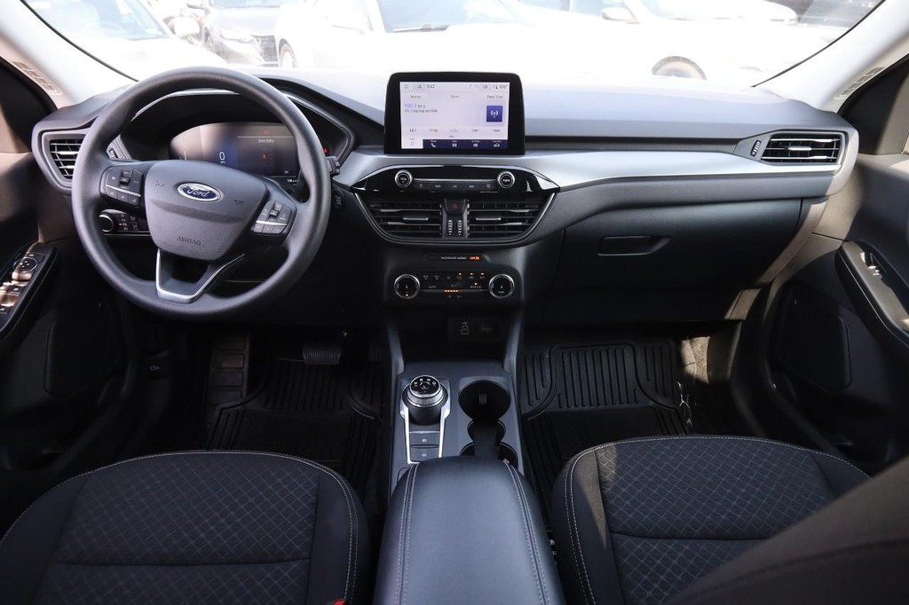 Ford Escape Vehicle Full-screen Gallery Image 21