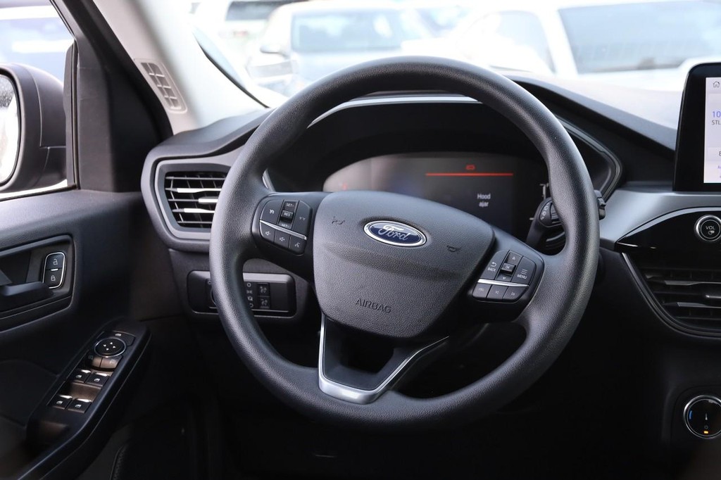 Ford Escape Vehicle Full-screen Gallery Image 23