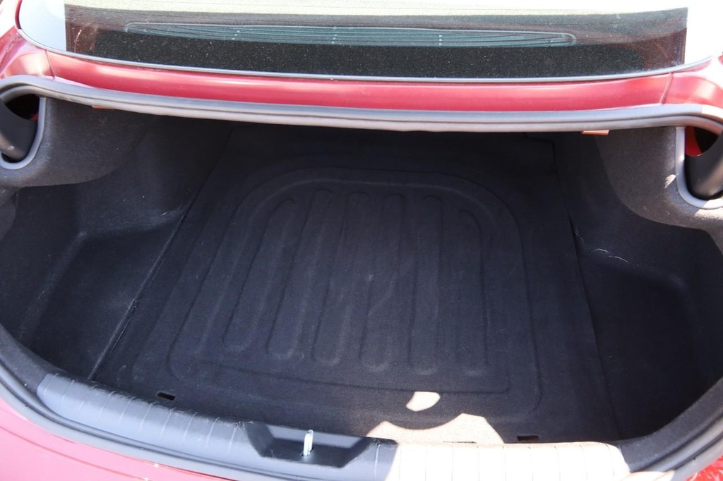 Hyundai Sonata Vehicle Full-screen Gallery Image 7