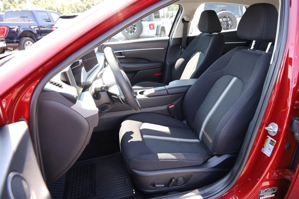 Hyundai Sonata Vehicle Full-screen Gallery Image 8