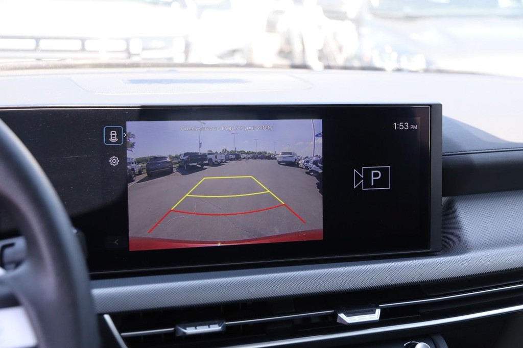 Hyundai Sonata Vehicle Full-screen Gallery Image 17