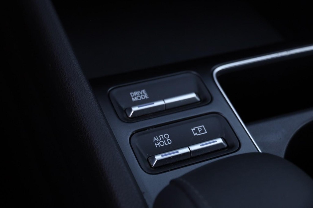 Hyundai Sonata Vehicle Full-screen Gallery Image 20