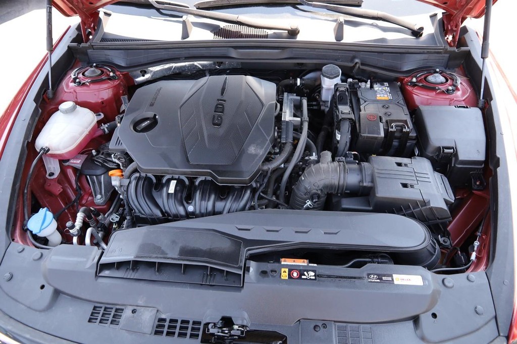Hyundai Sonata Vehicle Full-screen Gallery Image 28