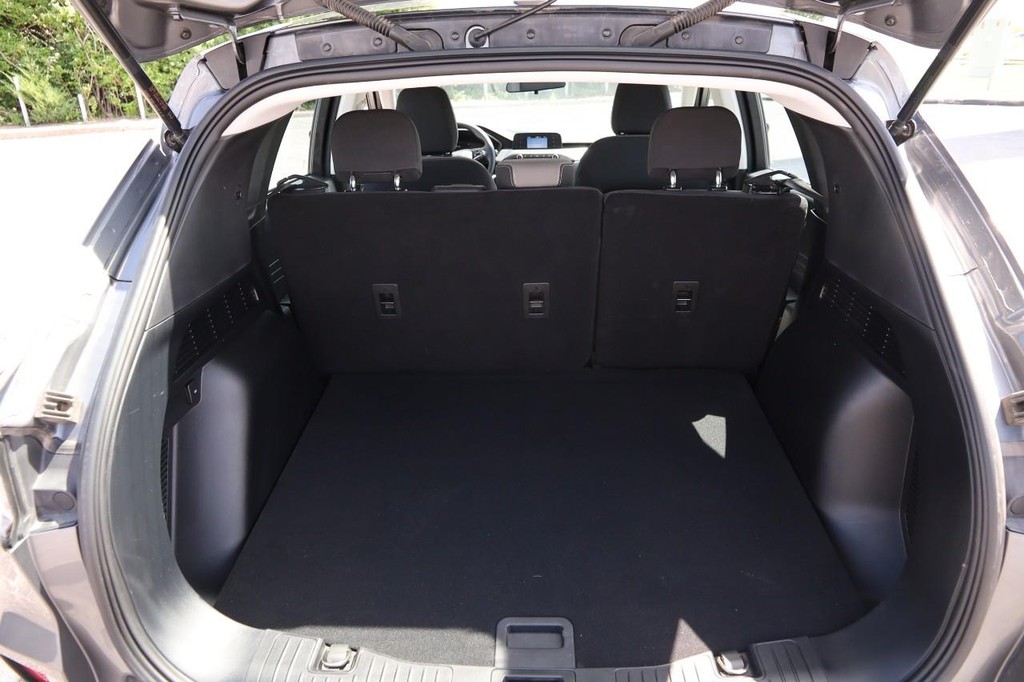 Ford Escape Vehicle Full-screen Gallery Image 06