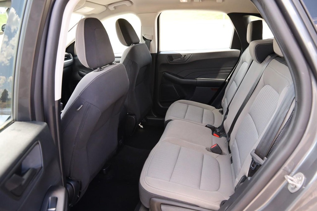 Ford Escape Vehicle Full-screen Gallery Image 08
