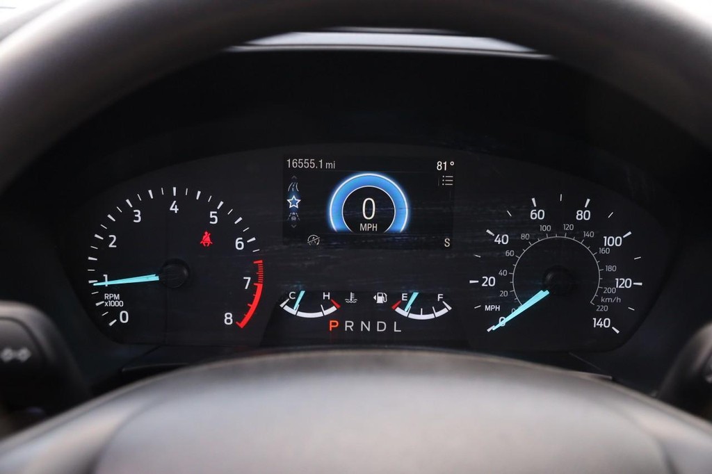 Ford Escape Vehicle Full-screen Gallery Image 12
