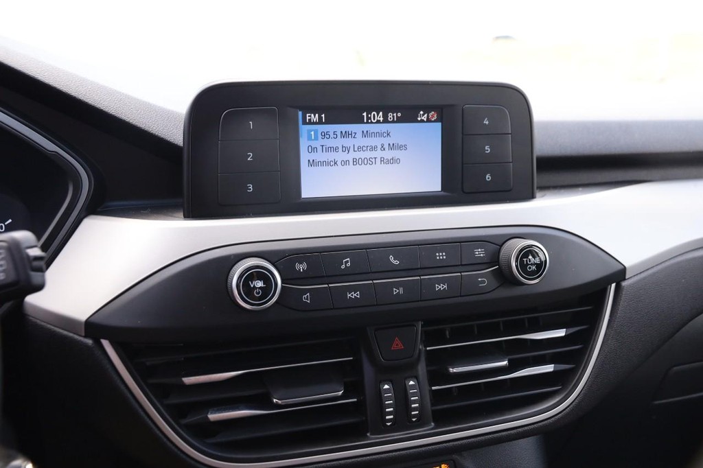 Ford Escape Vehicle Full-screen Gallery Image 13