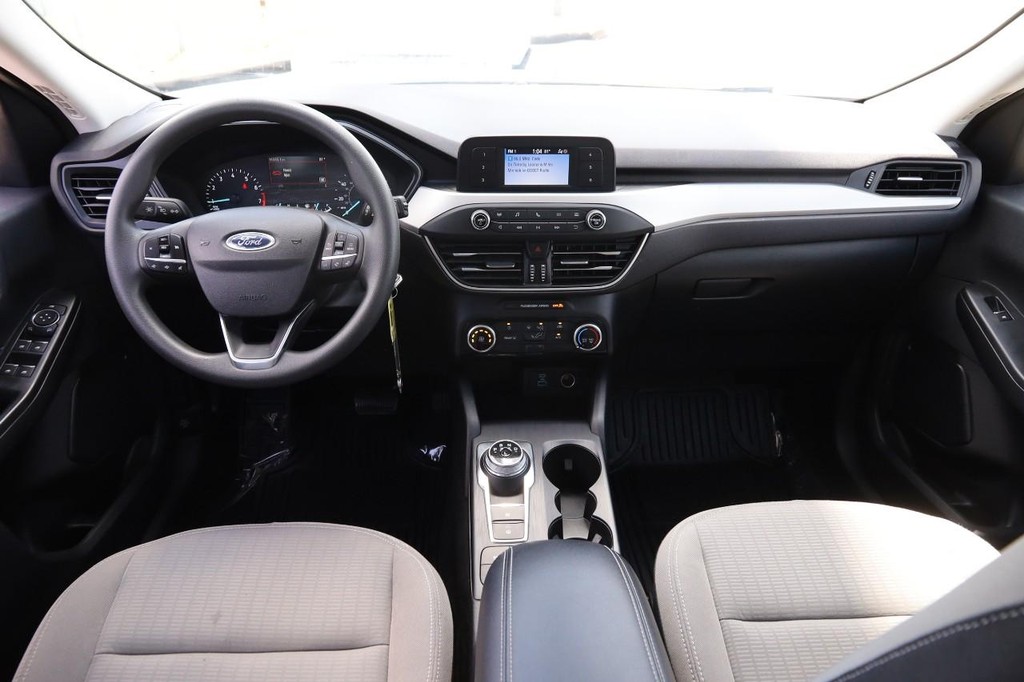 Ford Escape Vehicle Full-screen Gallery Image 20
