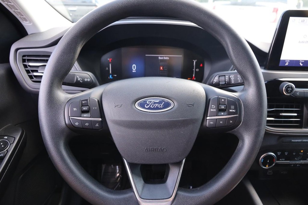 Ford Escape Vehicle Full-screen Gallery Image 10
