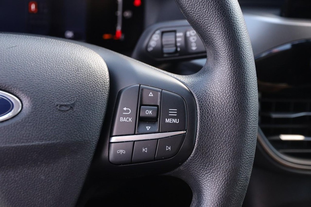 Ford Escape Vehicle Full-screen Gallery Image 12