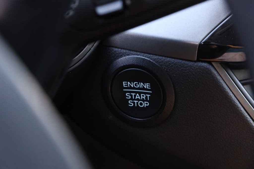 Ford Escape Vehicle Full-screen Gallery Image 14