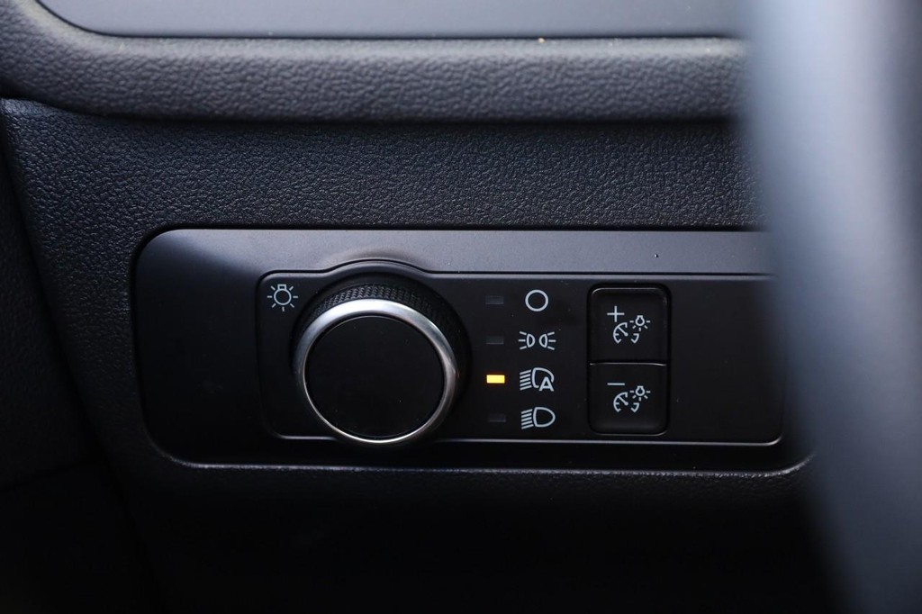 Ford Escape Vehicle Full-screen Gallery Image 19