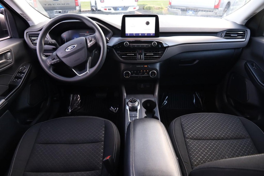 Ford Escape Vehicle Full-screen Gallery Image 20