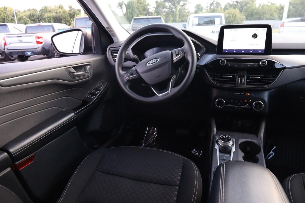 Ford Escape Vehicle Full-screen Gallery Image 21