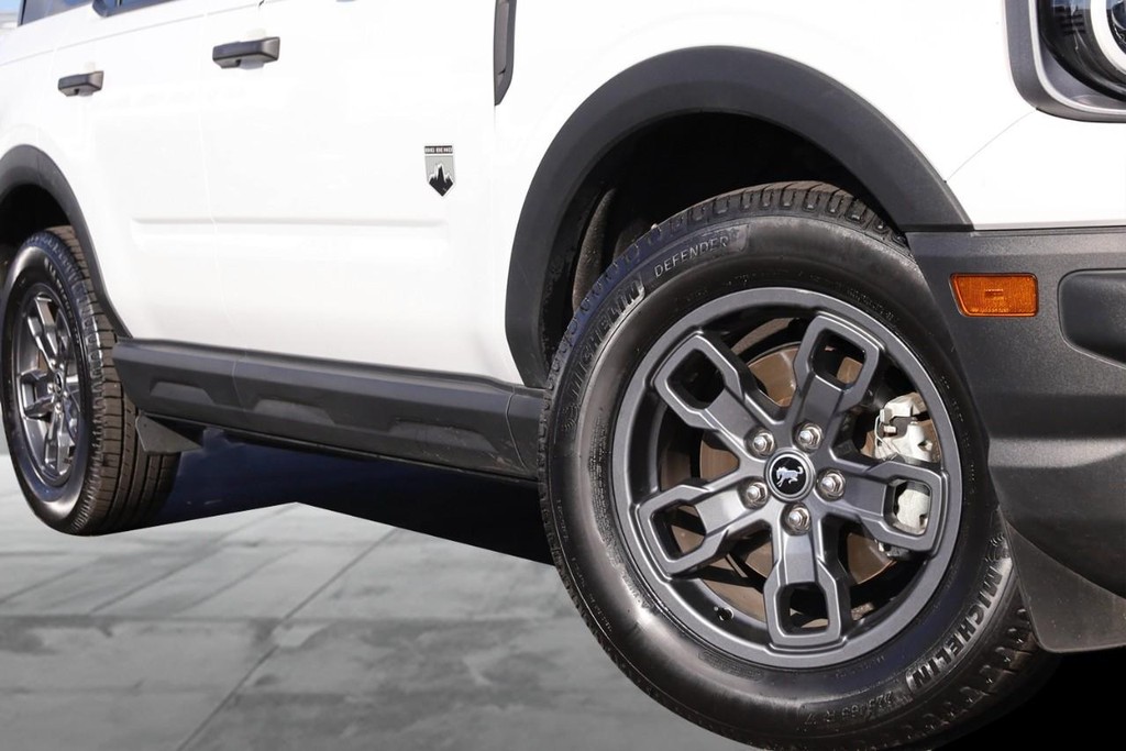 Ford Bronco Sport Vehicle Full-screen Gallery Image 03