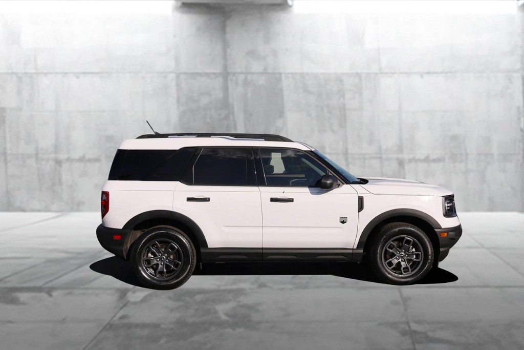 Ford Bronco Sport Vehicle Full-screen Gallery Image 05