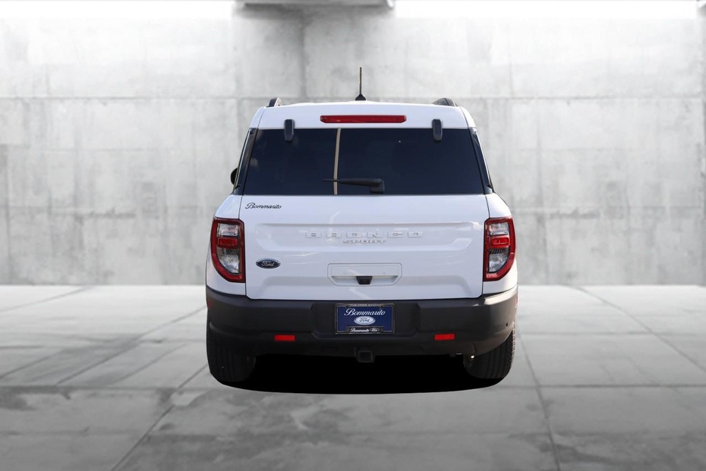 Ford Bronco Sport Vehicle Full-screen Gallery Image 06