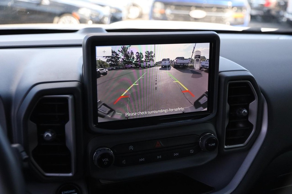 Ford Bronco Sport Vehicle Full-screen Gallery Image 16