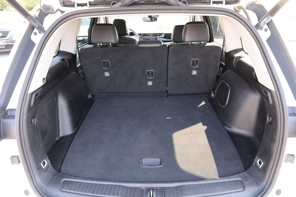 Jeep Grand Cherokee 4xe Vehicle Image 07