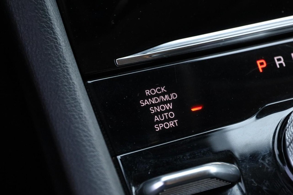 Jeep Grand Cherokee 4xe Vehicle Image 19