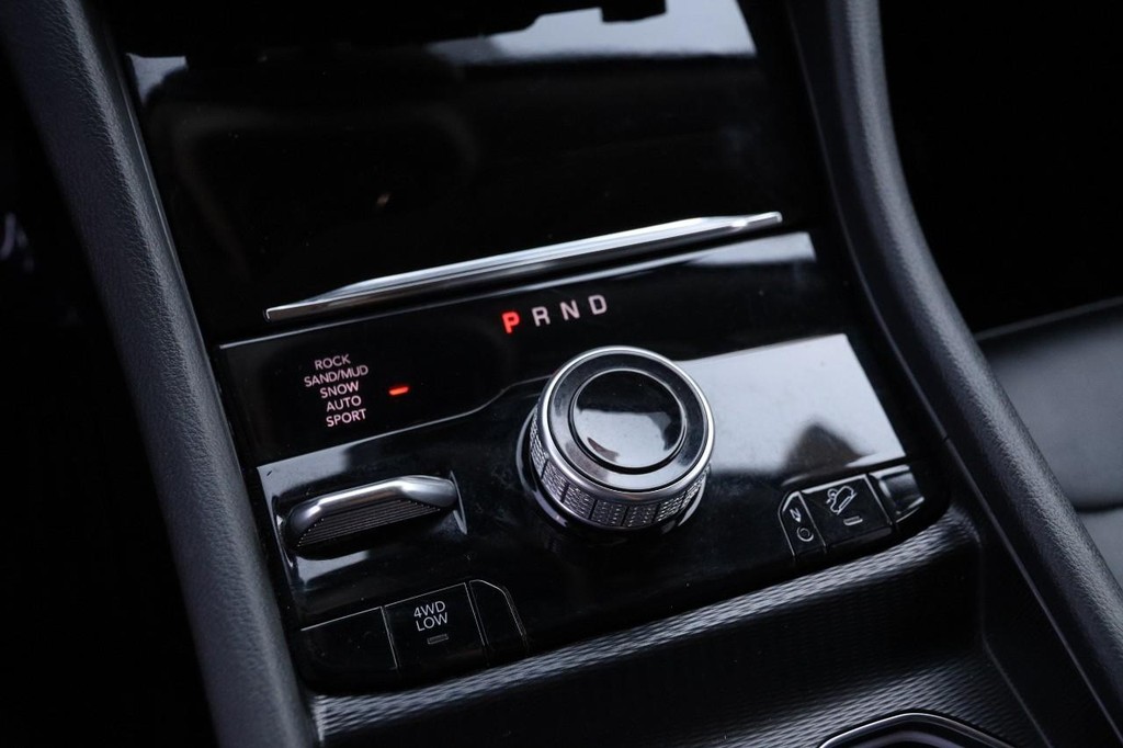 Jeep Grand Cherokee 4xe Vehicle Image 22