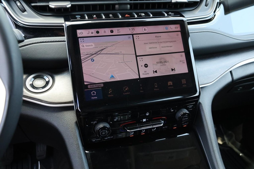 Jeep Grand Cherokee 4xe Vehicle Full-screen Gallery Image 17