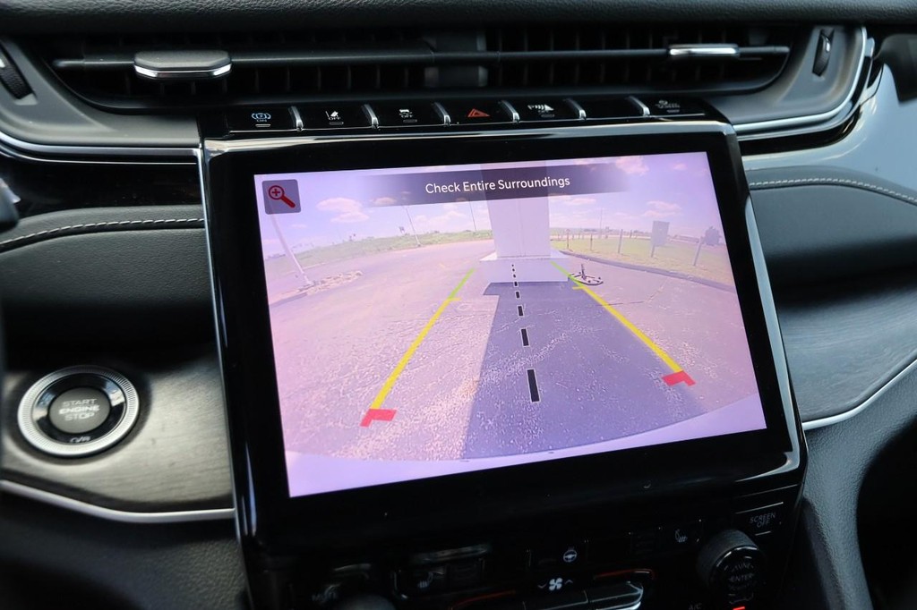 Jeep Grand Cherokee 4xe Vehicle Full-screen Gallery Image 19