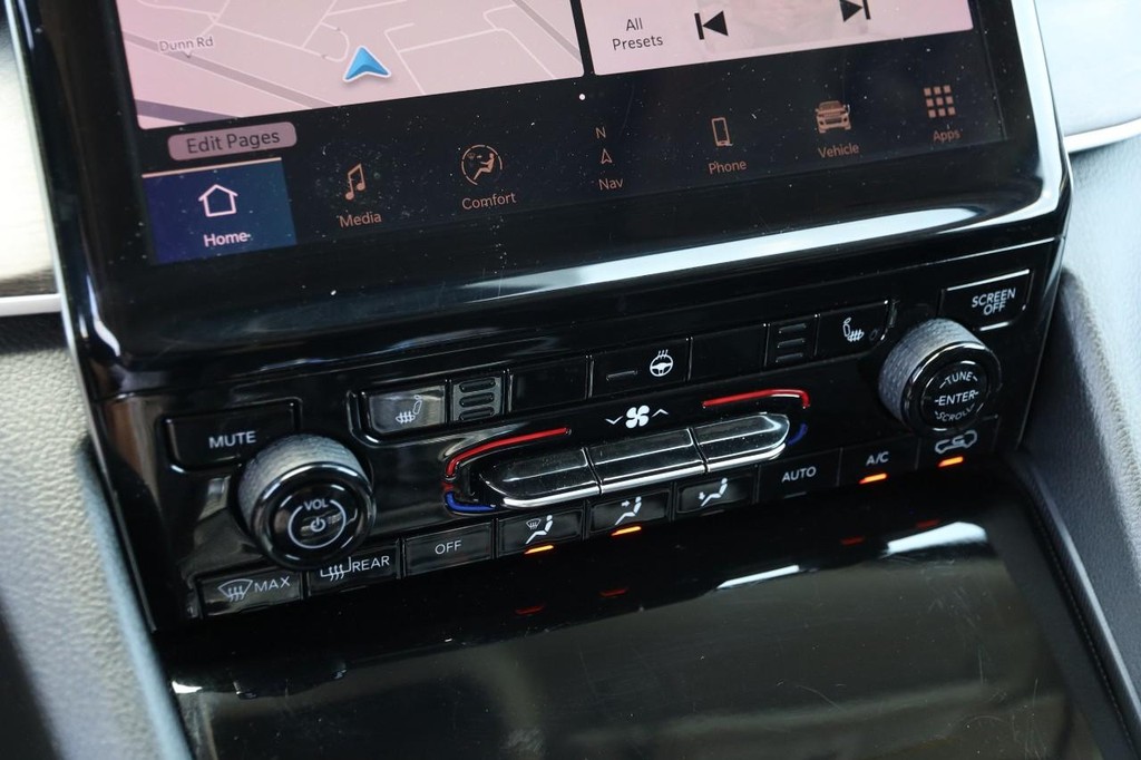 Jeep Grand Cherokee 4xe Vehicle Full-screen Gallery Image 20