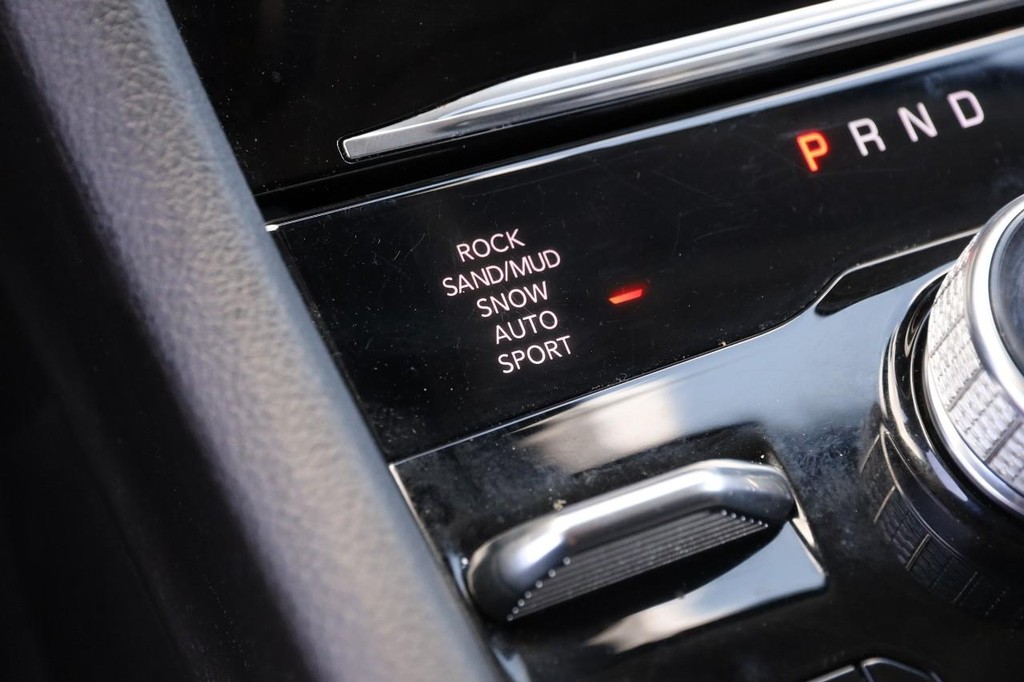 Jeep Grand Cherokee 4xe Vehicle Full-screen Gallery Image 21