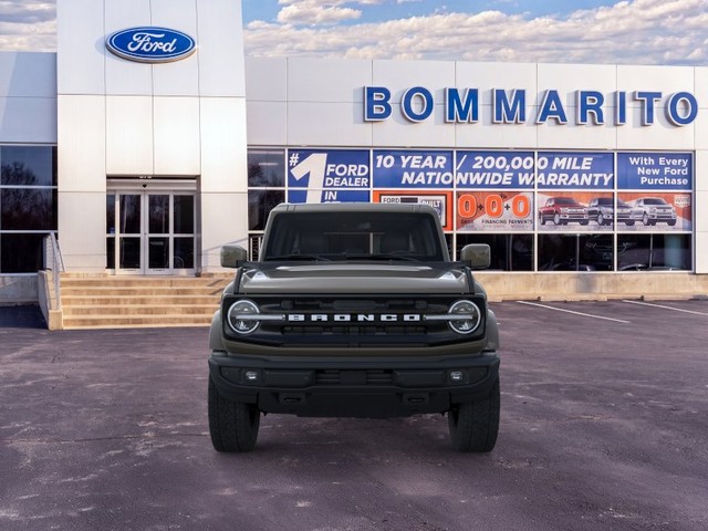 Ford Bronco Vehicle Full-screen Gallery Image 6