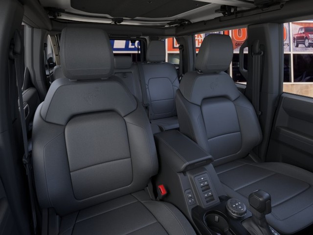 Ford Bronco Vehicle Full-screen Gallery Image 10