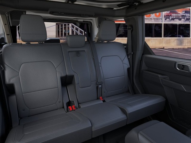 Ford Bronco Vehicle Full-screen Gallery Image 11