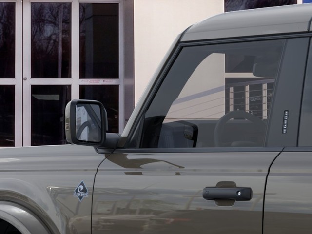 Ford Bronco Vehicle Full-screen Gallery Image 22