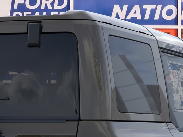 Ford Bronco Vehicle Full-screen Gallery Image 25