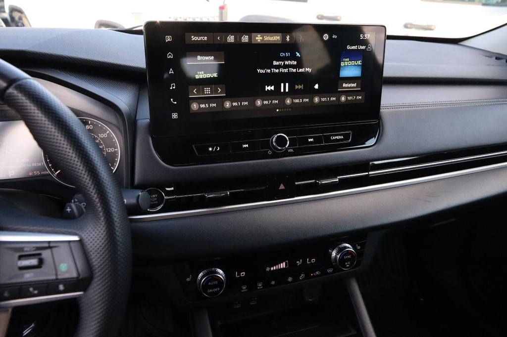 Mitsubishi Outlander Vehicle Full-screen Gallery Image 17