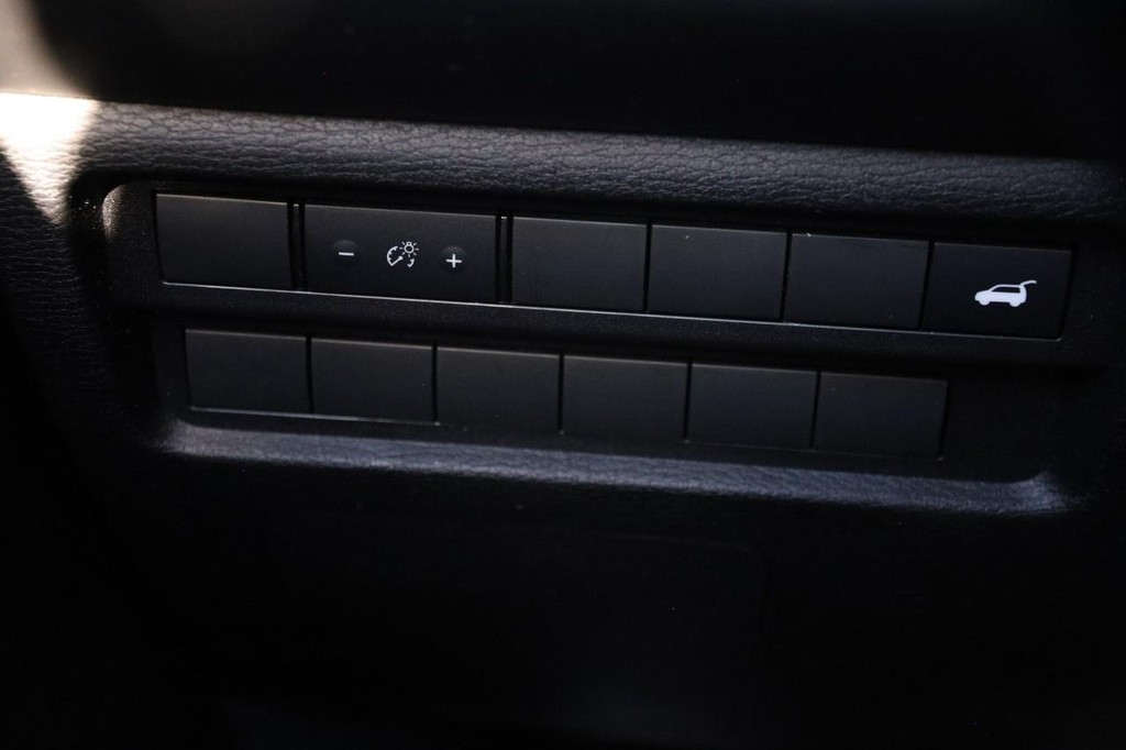 Mitsubishi Outlander Vehicle Full-screen Gallery Image 25