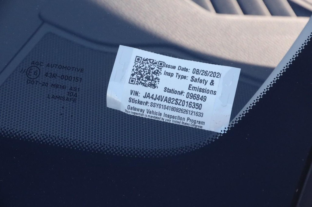 Mitsubishi Outlander Vehicle Full-screen Gallery Image 34