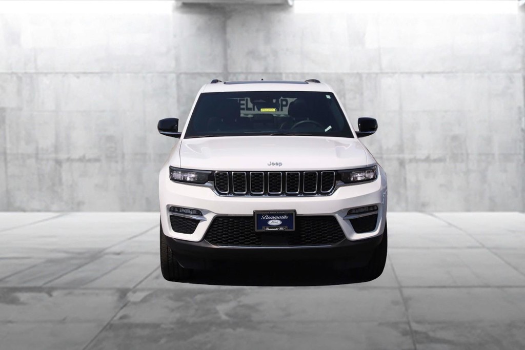 Jeep Grand Cherokee 4xe Vehicle Full-screen Gallery Image 4