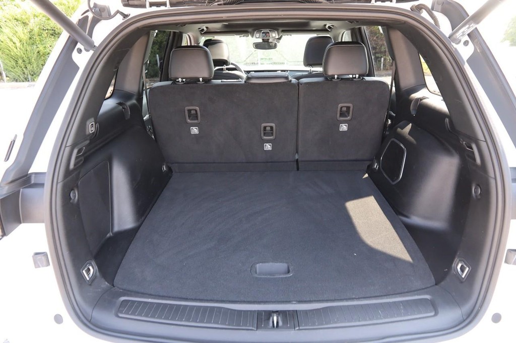 Jeep Grand Cherokee 4xe Vehicle Full-screen Gallery Image 7