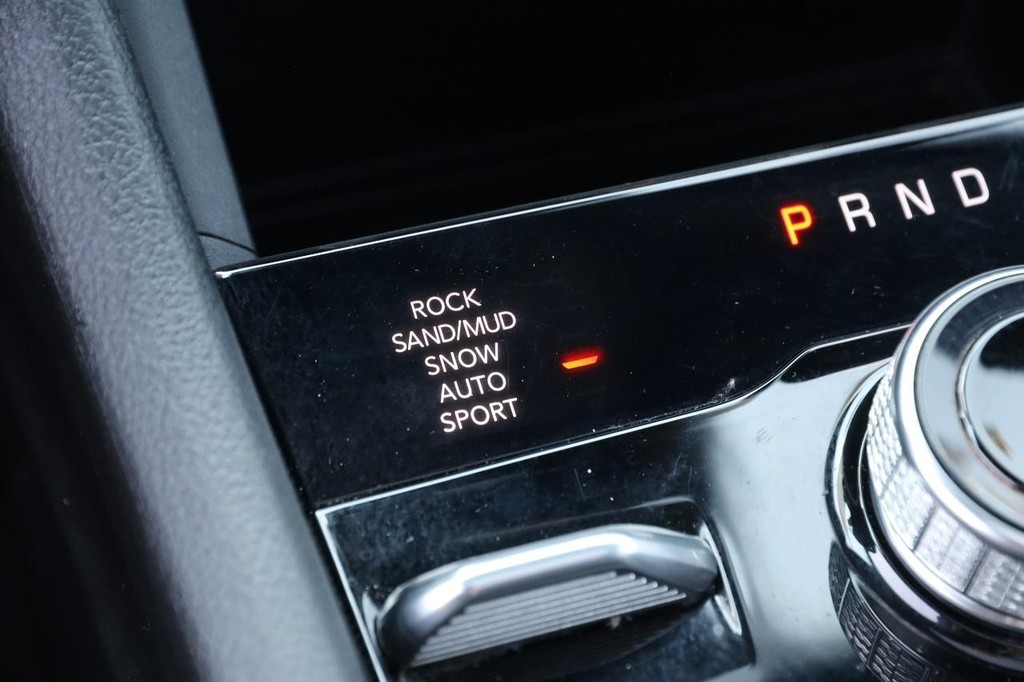 Jeep Grand Cherokee 4xe Vehicle Full-screen Gallery Image 22