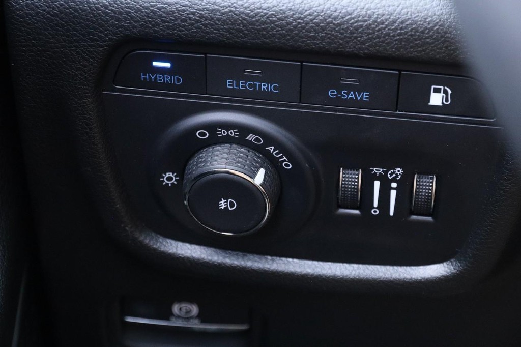 Jeep Grand Cherokee 4xe Vehicle Full-screen Gallery Image 25