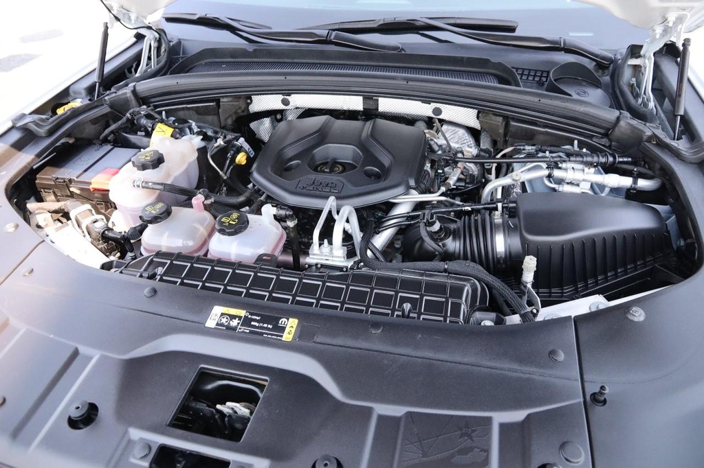 Jeep Grand Cherokee 4xe Vehicle Full-screen Gallery Image 32
