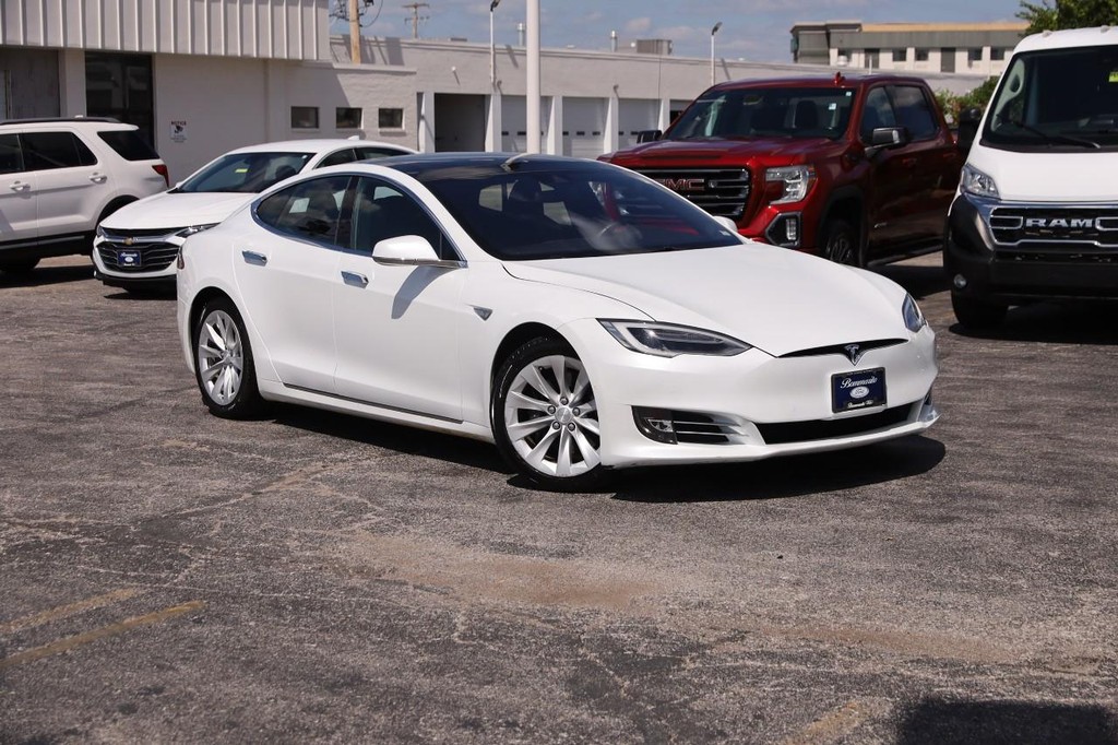 Tesla Model S Vehicle Image 03