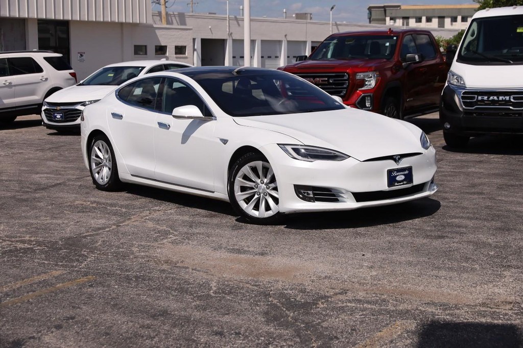 Tesla Model S Vehicle Image 04