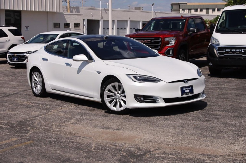 Tesla Model S Vehicle Image 06