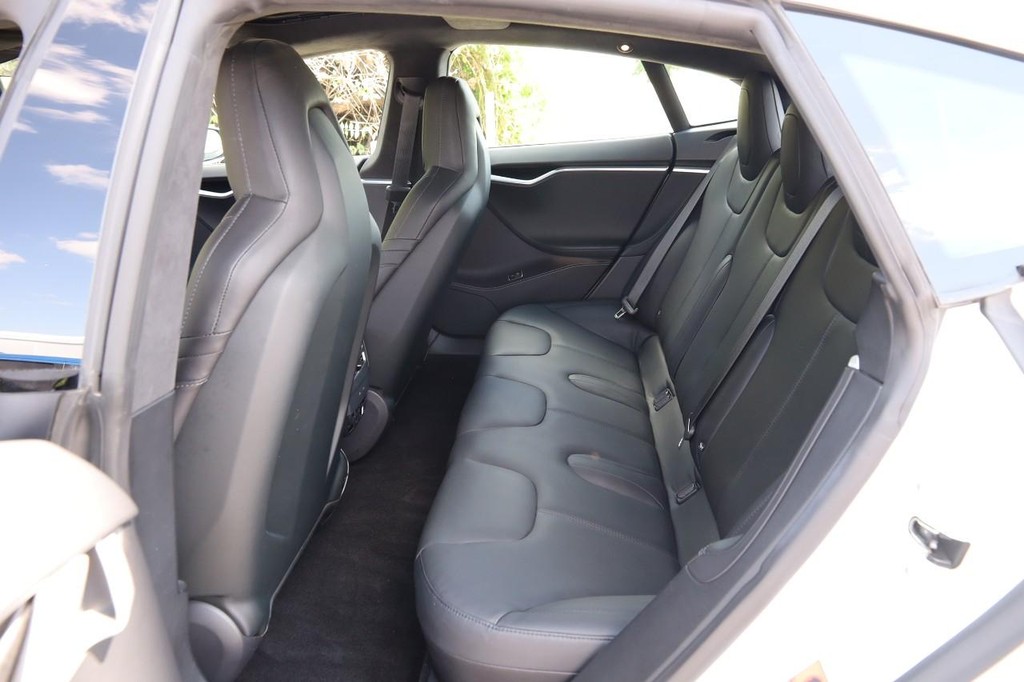 Tesla Model S Vehicle Image 16