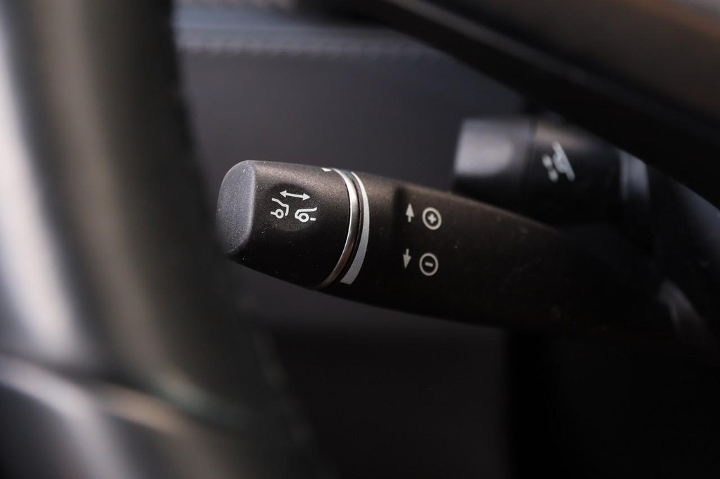 Tesla Model S Vehicle Image 27
